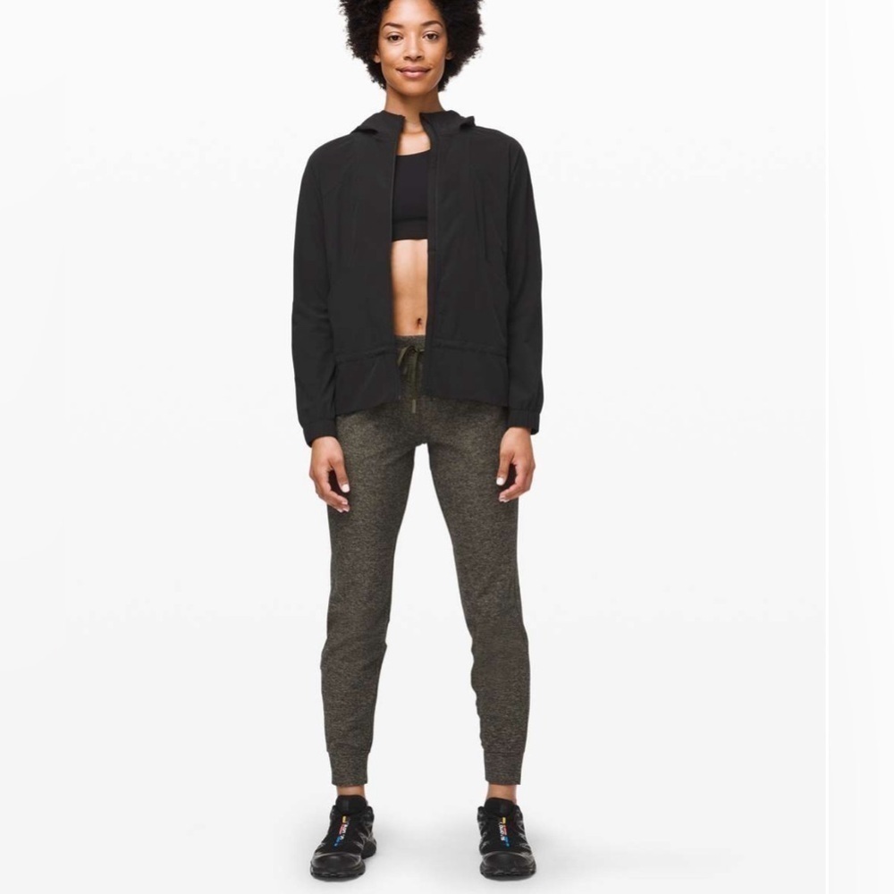 Lululemon Ready To Rulu Pant *29"
Heathered Utilitarian / Black Size 8
